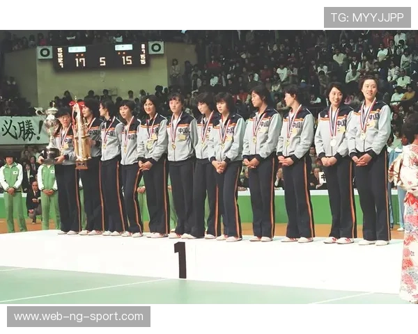 中国女排逆转夺冠展现顽强拼搏精神年轻阵容迎来全新辉煌时刻