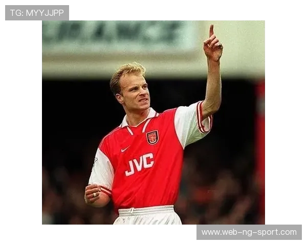 丹尼斯博格坎普艺术足球人生与他独特的优雅控球传奇