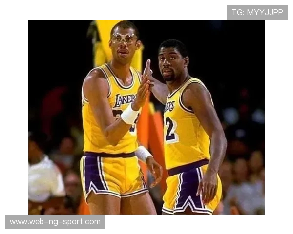 从天勾到传奇领袖卡里姆阿布杜尔贾巴尔的篮球人生与精神传承