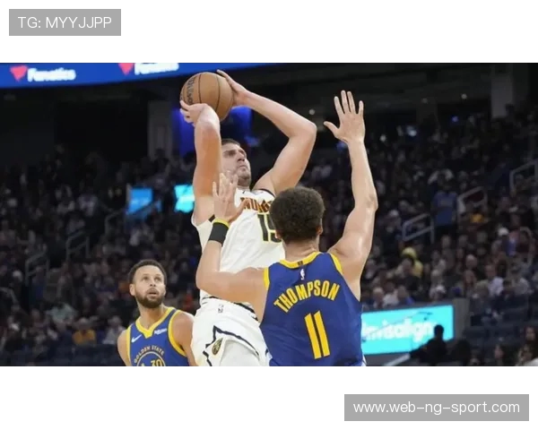 2013季后赛勇士与掘金第三场激战回顾精彩瞬间与关键时刻分析